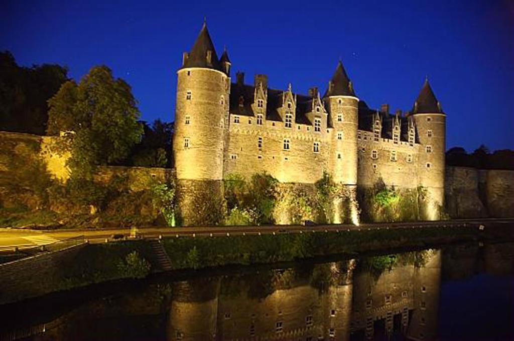 Stone Cottage With Modern Cosy Interior Near To Josselin Perfect Retreat For Writers Or Star Gazers Guégon 외부 사진