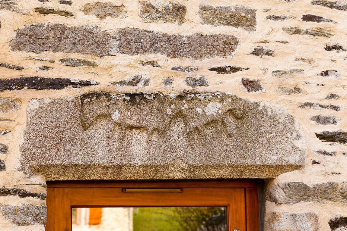 Stone Cottage With Modern Cosy Interior Near To Josselin Perfect Retreat For Writers Or Star Gazers Guégon 외부 사진